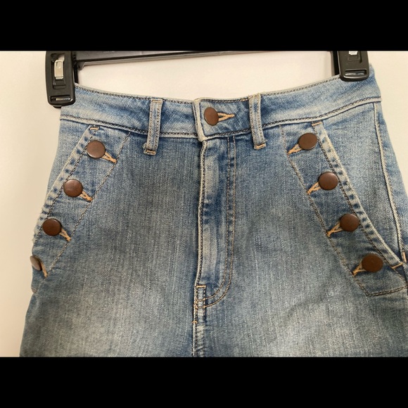 High-Rise Denim Shorts with button details - Picture 3 of 6
